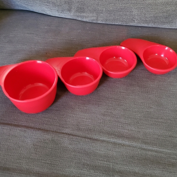 Tupperware  Four Measuring Red Cups - Picture 2 of 9